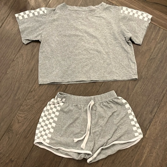 Amazon Other - checkered set